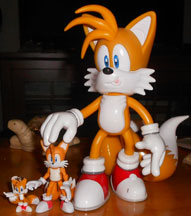 Tomy Danglers Tails size compare